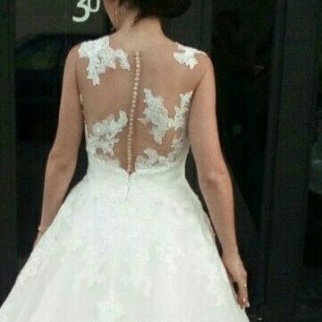 Abotonar y desabrochar botones del vestido de novia 1