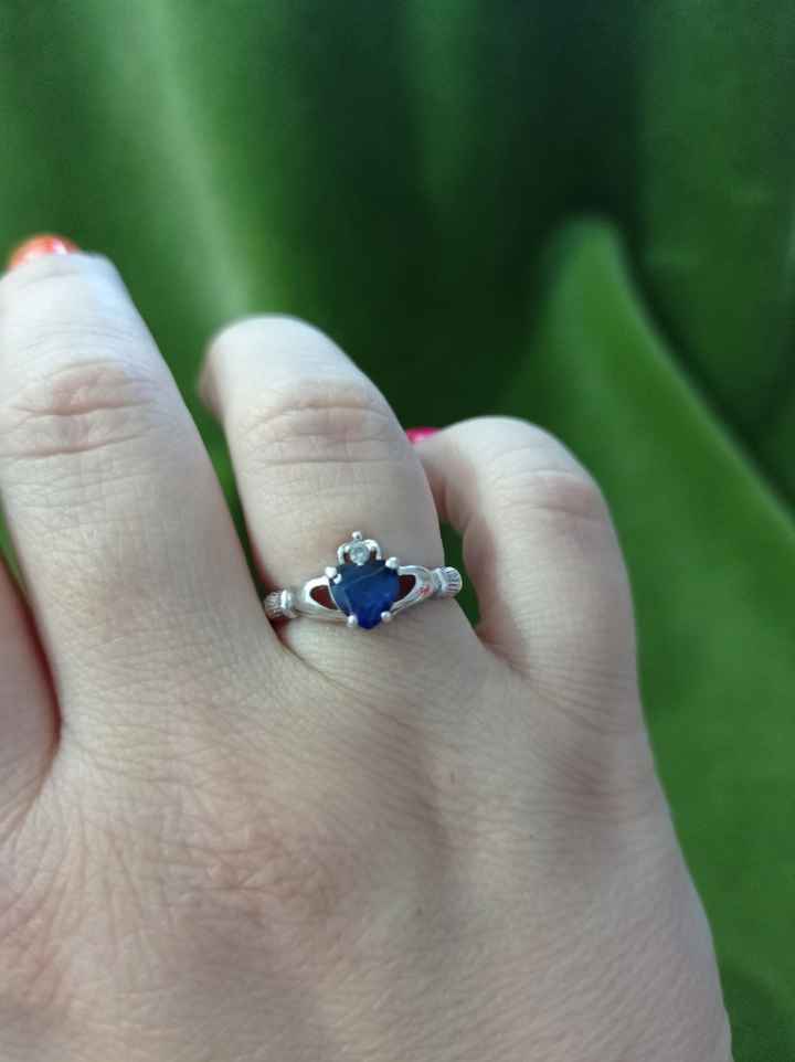 Pongamos todas nuestro anillo de compromiso - 1