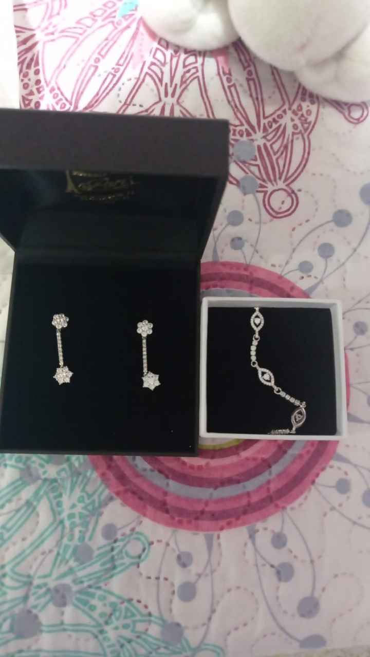 Ya tengo mis pendientes y la pulsera - 1