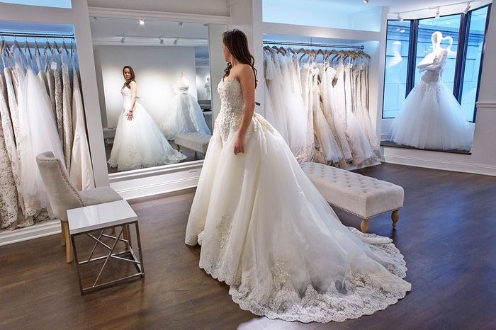 Mirar vestidos tú sola… ¿un must? 1