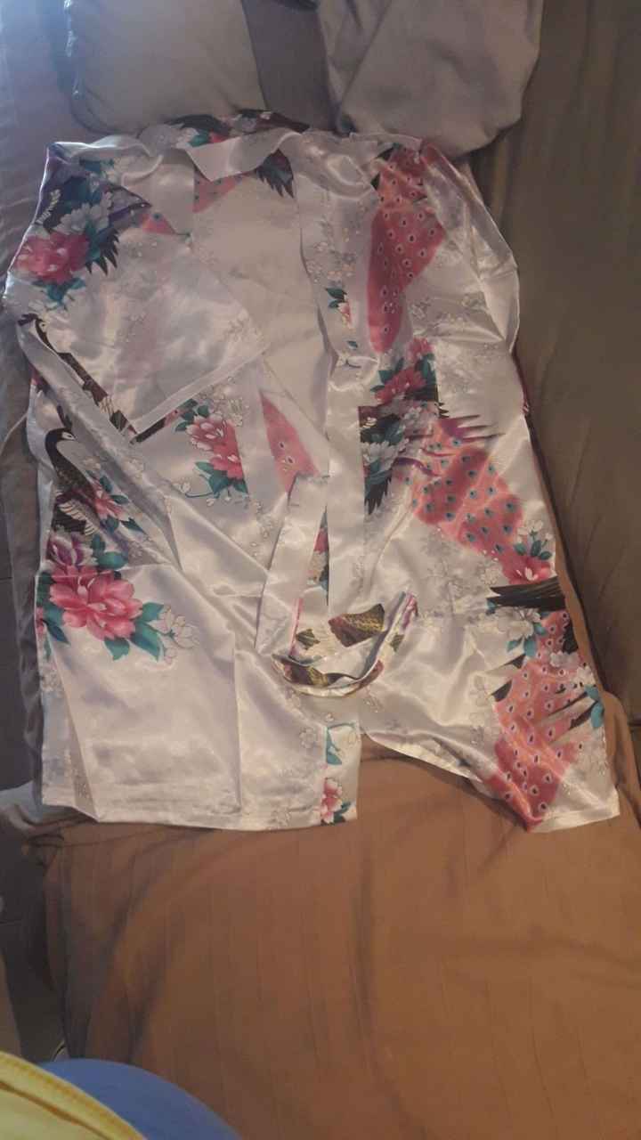 https://es.aliexpress.com/item/Silk-Satin-Wedding-Bride-Bridesmaid-Robe-Floral-Bathrobe-Short-Kimono