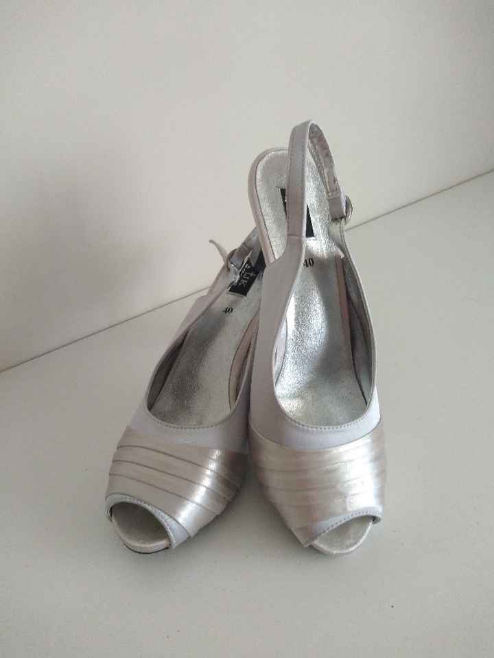 Me roza el zapato S.o.s - 1