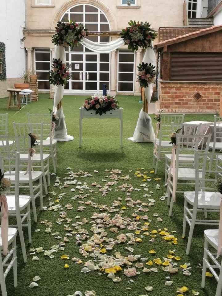 Cuánto os ha costado decorar la ceremonia civil (flores) - 1
