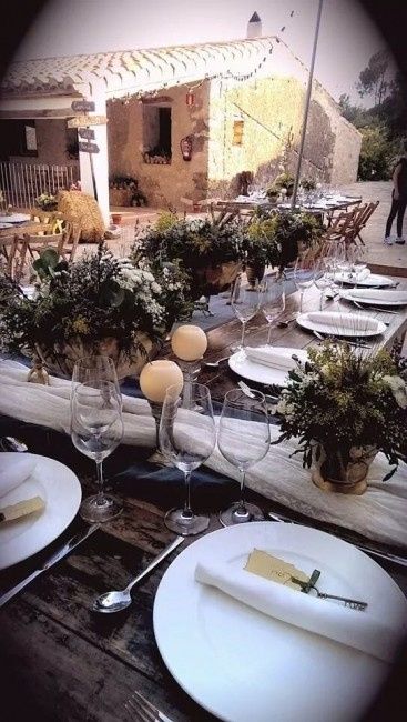 Alquiler de mesas y sillas rústicas para tu boda