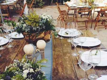 Alquiler de mesas y sillas rústicas para tu boda