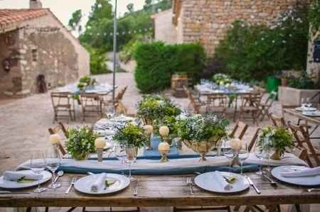 Alquiler de mesas y sillas rústicas para tu boda