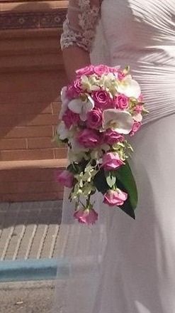 Mi ramo de orquídeas y rosas