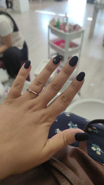 ¡Apuesta por una manicura de novia multicolor! 🌈 2