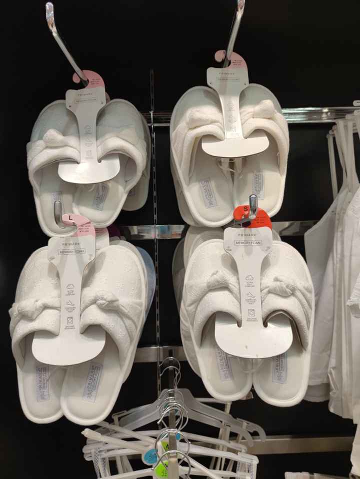 Bata y zapatillas de Primark - 1