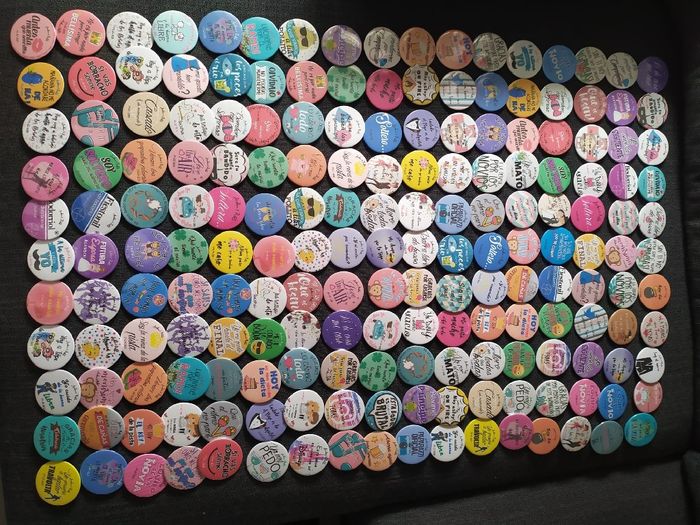 ¿Regalaréis chapas a los invitados? 2