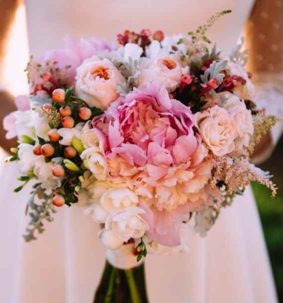 ¿Decoración floral de centros de mesa y ramo de novia a juego? - 1