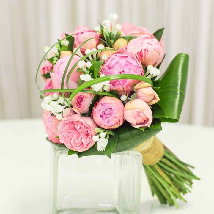 ¿Decoración floral de centros de mesa y ramo de novia a juego? - 2