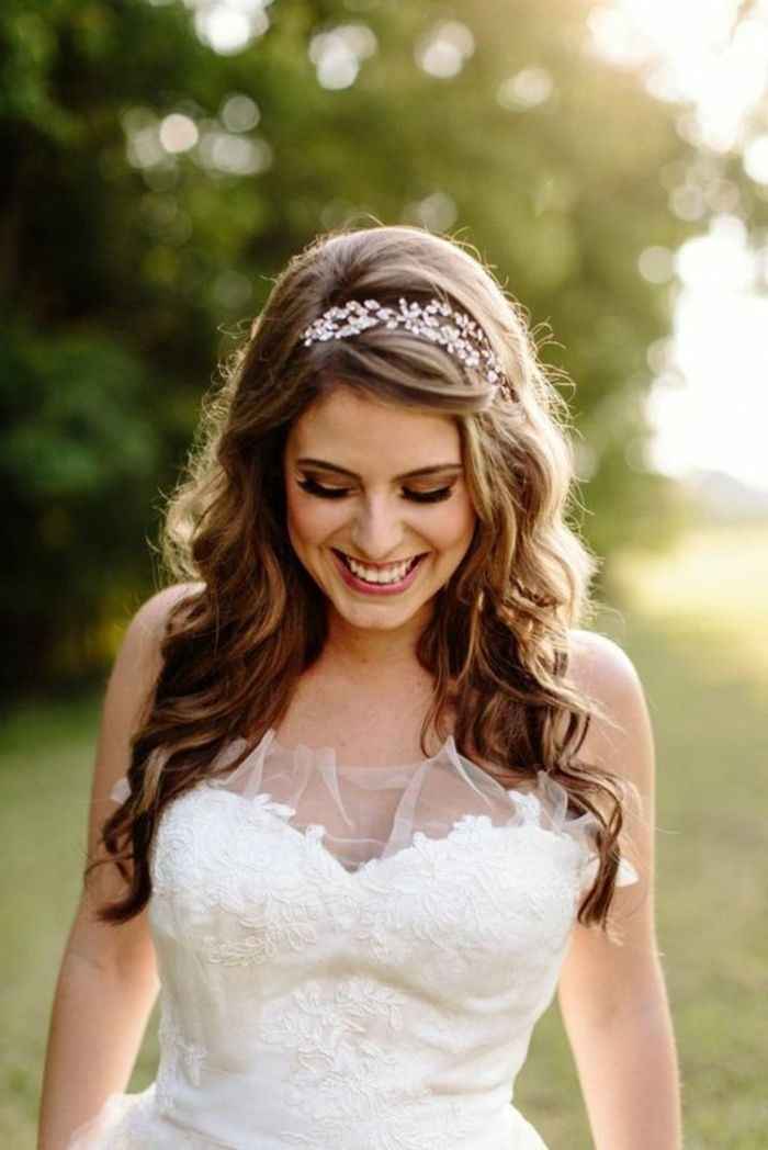 Tendencias de Peinados para Novias en 2025: Lo que Viene y lo que se Va - 6