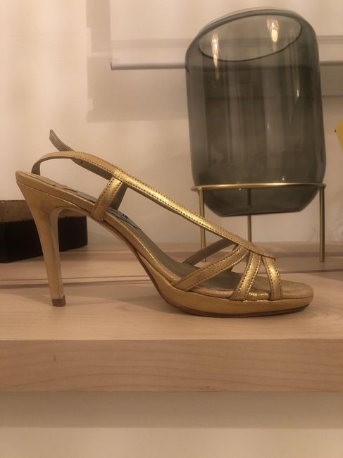 Los zapatos del horror - 1