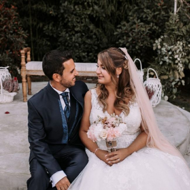 ¿Con qué tipo de vestido se pone el velo rosa? 3