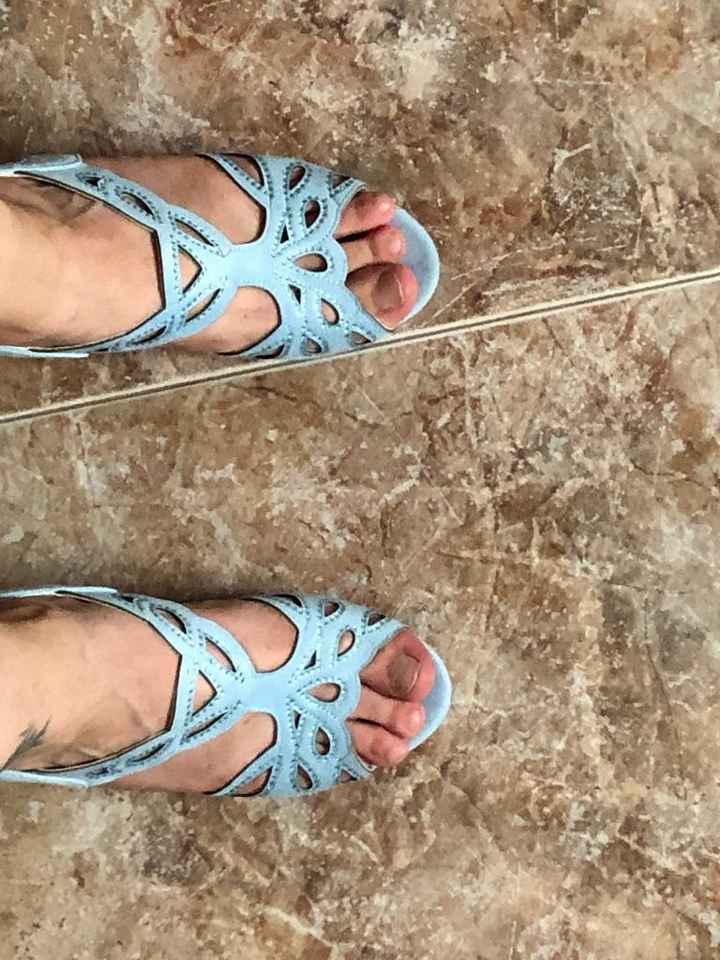 Zapatos azules? 7
