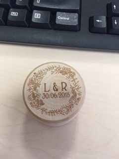 caja anillos fuera