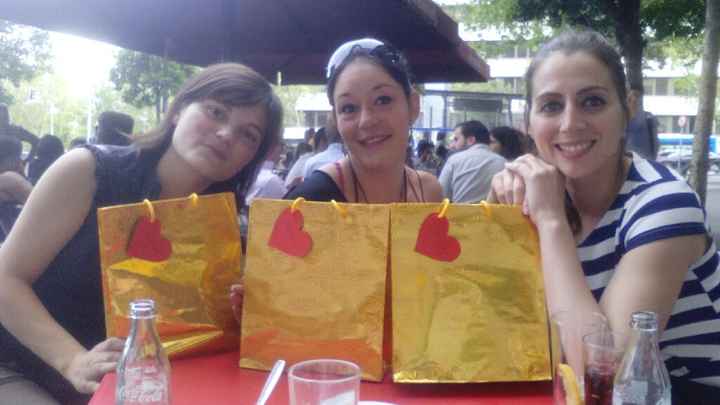 Ya les he dado sus regalos a las damas de honor - 1