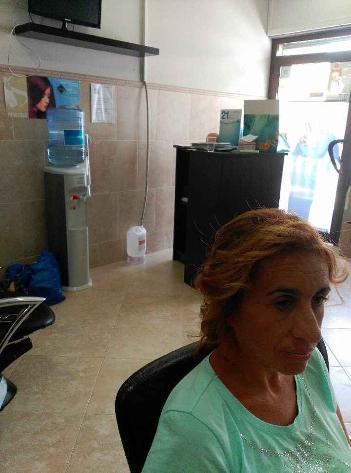 Indecisa con peinado y peluquera - 8