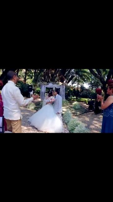 ¿alguien sabe de que diseñador es este vestido? - 9
