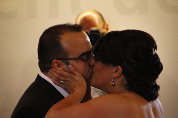 beso recien casados