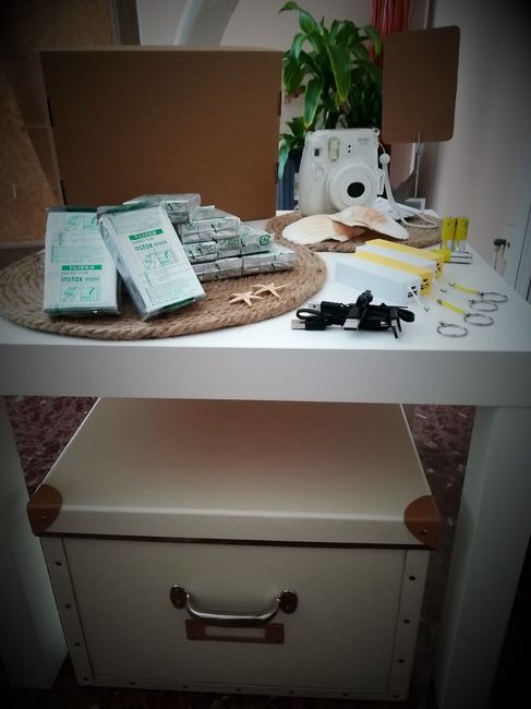 Mesa y caja para llevar/recoger materiales