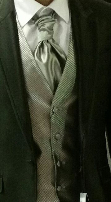 Trajes de novio, ¿por que tienen que brillar mas que el papel de aluminio? - 1