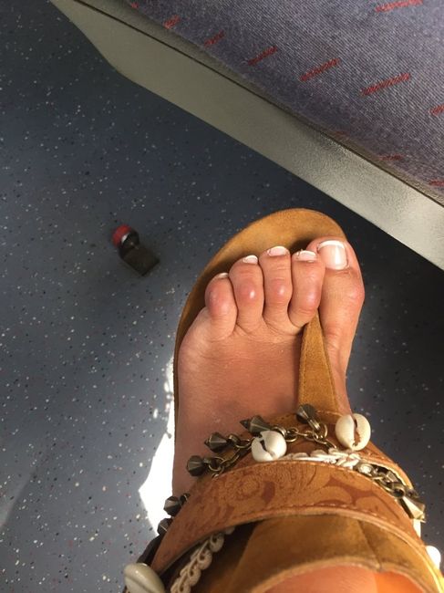 ¿manicura francesa y pedicura de color pega? - 1