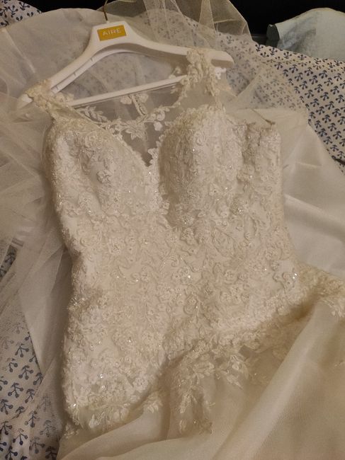 Lavar el vestido para su venta. 7