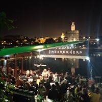 Fiesta preboda en el centro de Sevilla - 1