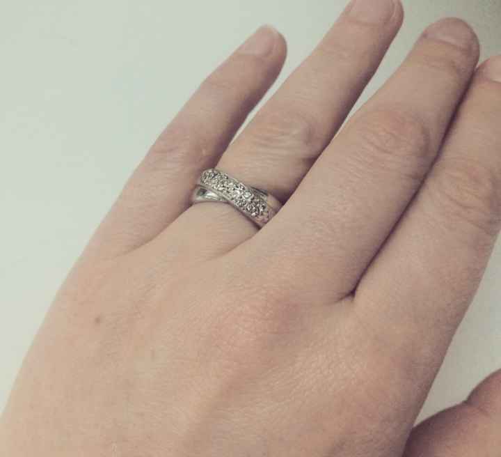 Pongamos todas nuestro anillo de compromiso - 1