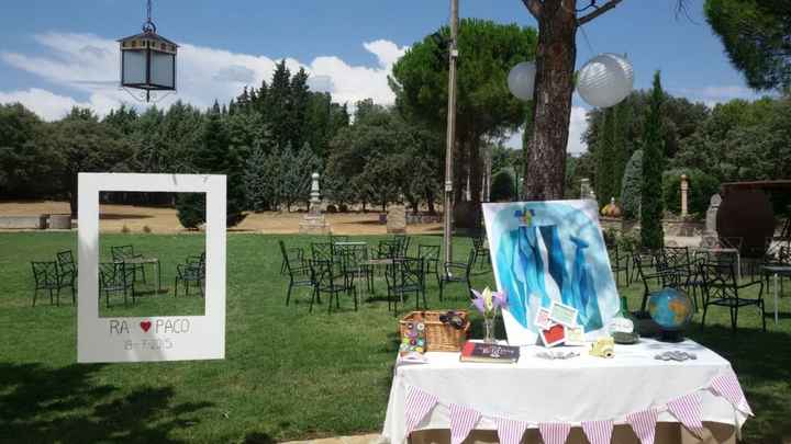 Mesa de firmas y photocall