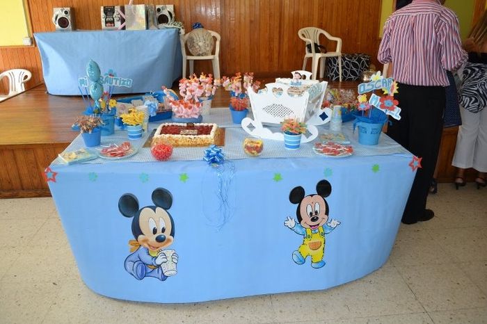 Mesa de chucherías del bautizo