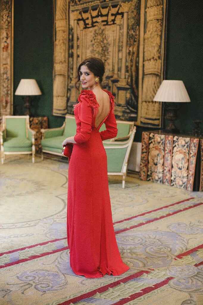 Buscando vestido rojo - 1
