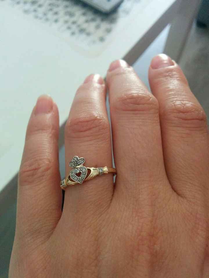 Vuestro anillo de prometida - 1