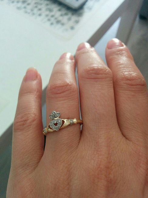 Vuestro anillo de prometida - 1