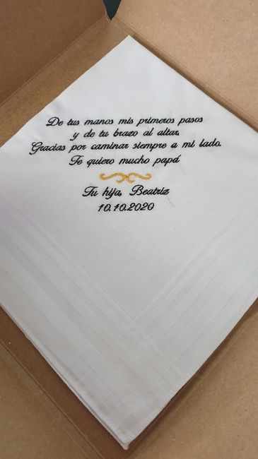 Pañuelos bordados regalo padres 3