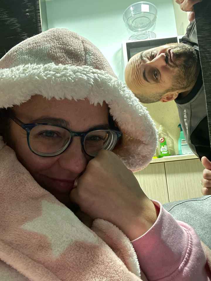 Día 2: ¡Comparte tu selfie de pareja favorito! ❤️ - 1