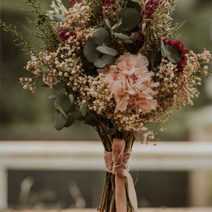 El ramo de novia, ¿flores de temporada o cualquier flor? - 1