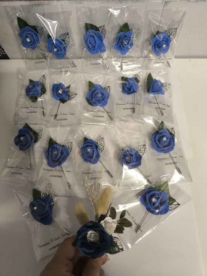 Boutonier para novio e acompañantes de las damas de honor - 1