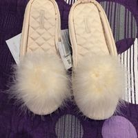 Zapatillas rositasy bata y camisón blanco - 1
