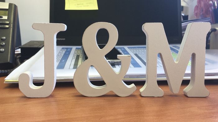 Iniciales para cajas de madera