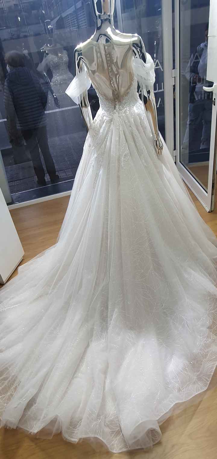 Cola del vestido de novia - 1