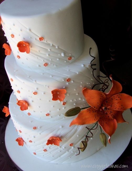 Tarta de boda con detalles Naranjas
