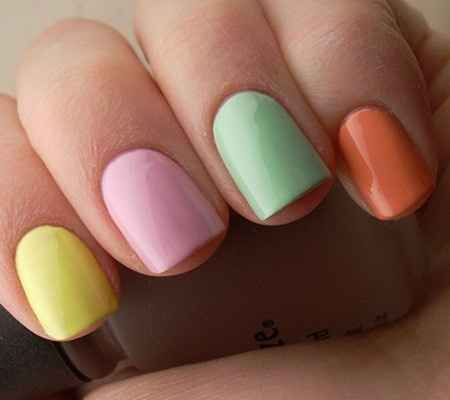 Uñas colores pastel