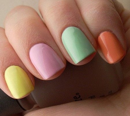 Uñas colores pastel