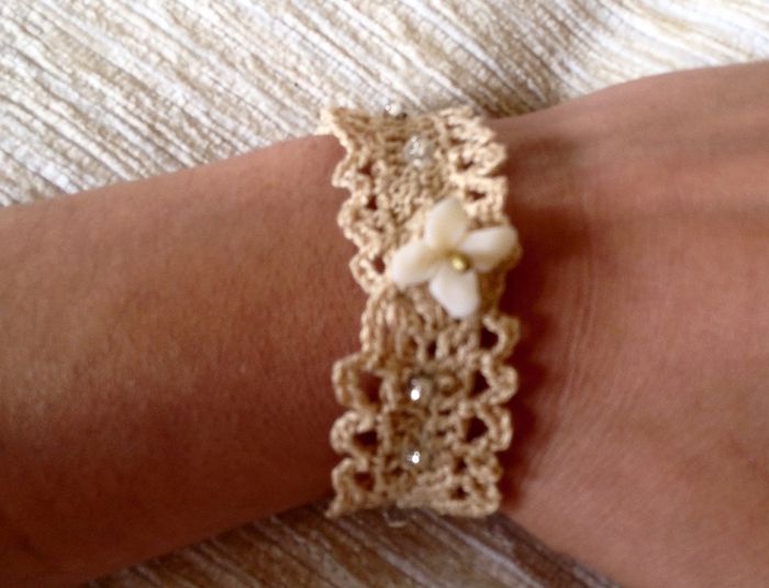 Pulsera hecha con tela del vestido de novia - 2