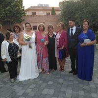 Con la familia de mi marido, la de azul mi suegra