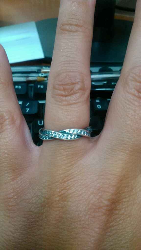 Pongamos todas nuestro anillo de compromiso - 1