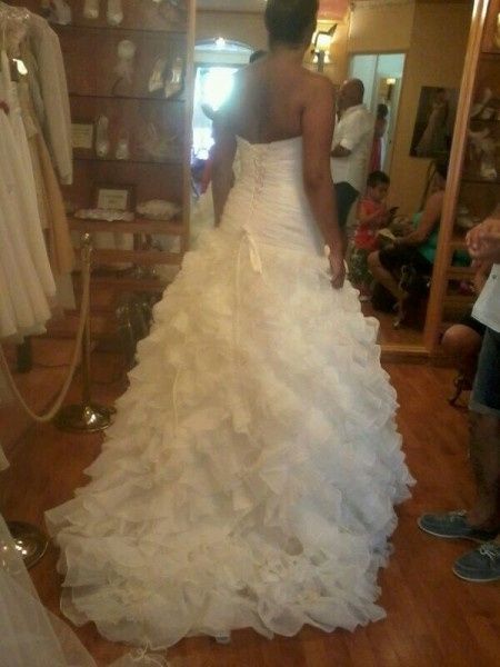 traje por detras